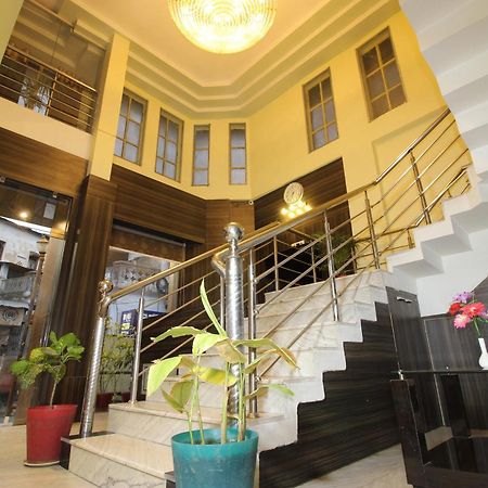 Hotel O Blue Diamond Varanasi Bagian luar foto