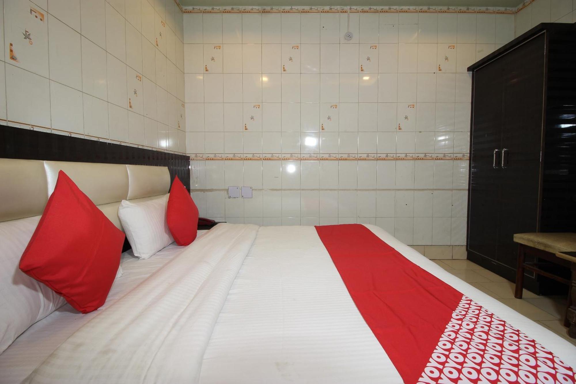 Hotel O Blue Diamond Varanasi Bagian luar foto
