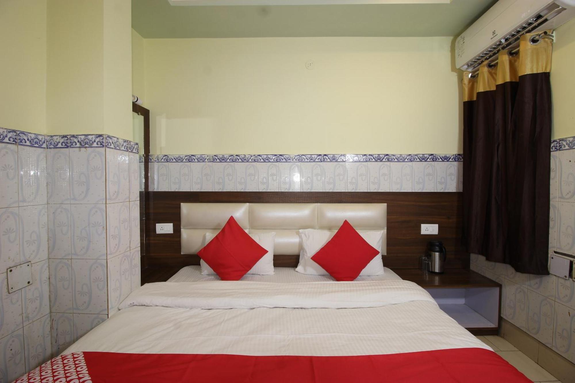 Hotel O Blue Diamond Varanasi Bagian luar foto