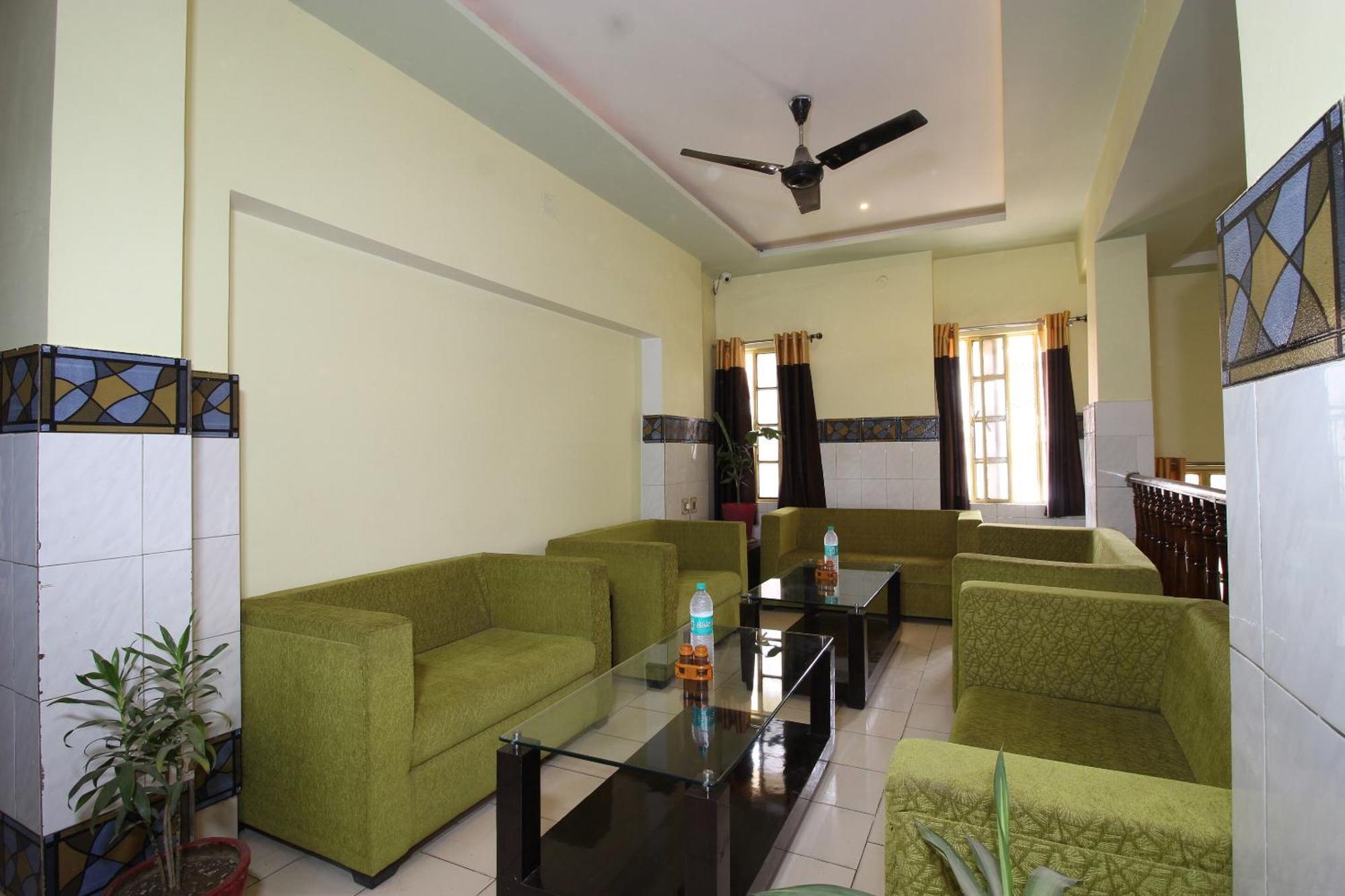 Hotel O Blue Diamond Varanasi Bagian luar foto