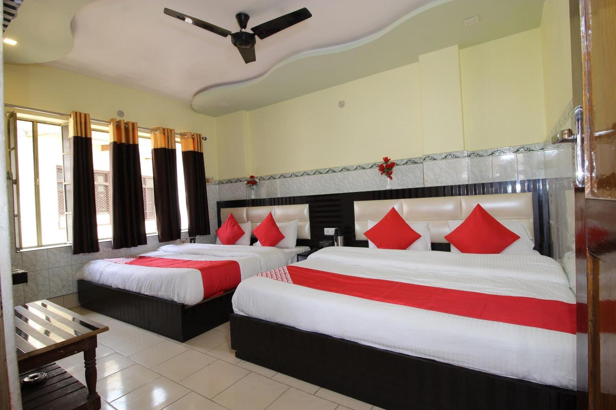 Hotel O Blue Diamond Varanasi Bagian luar foto