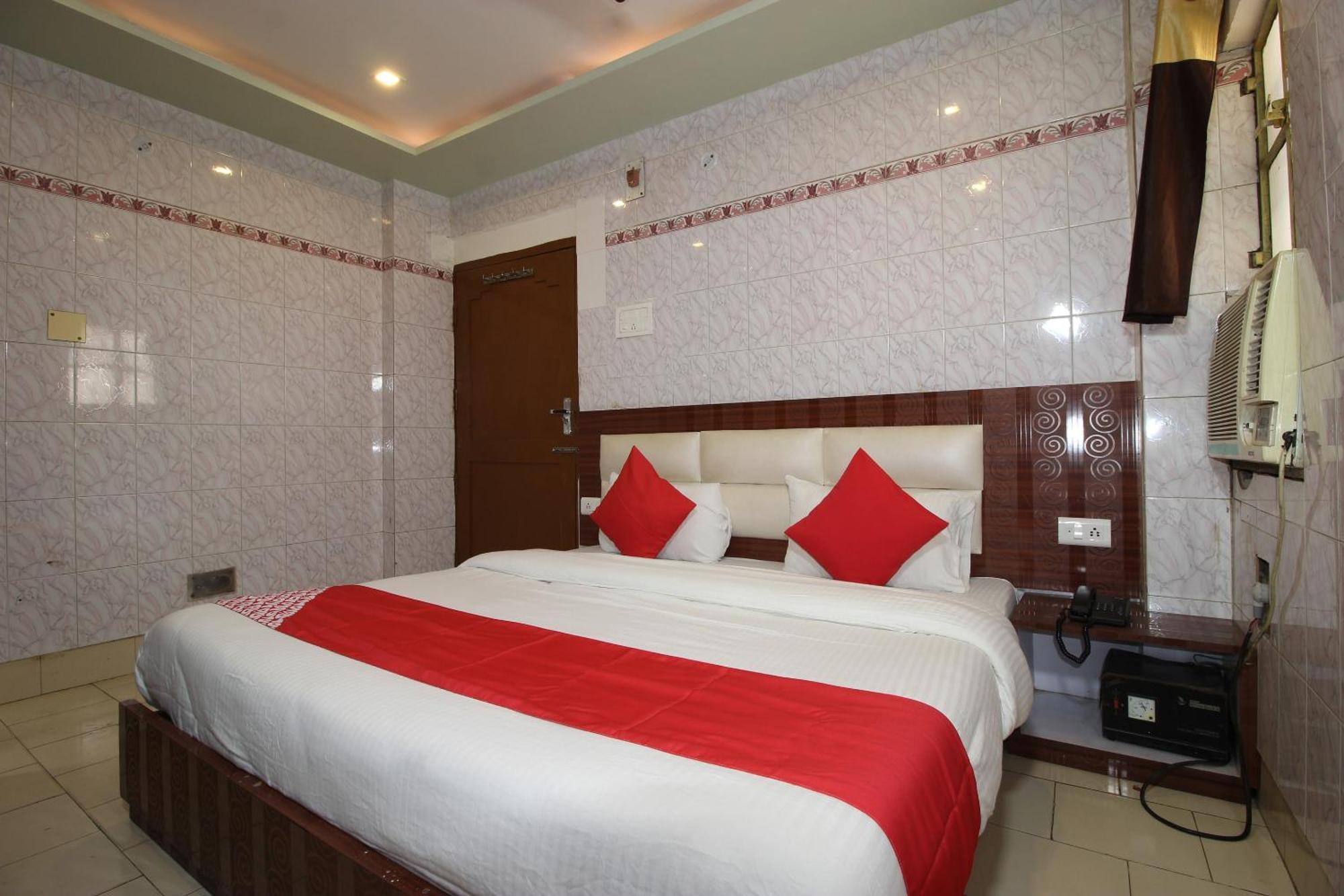 Hotel O Blue Diamond Varanasi Bagian luar foto