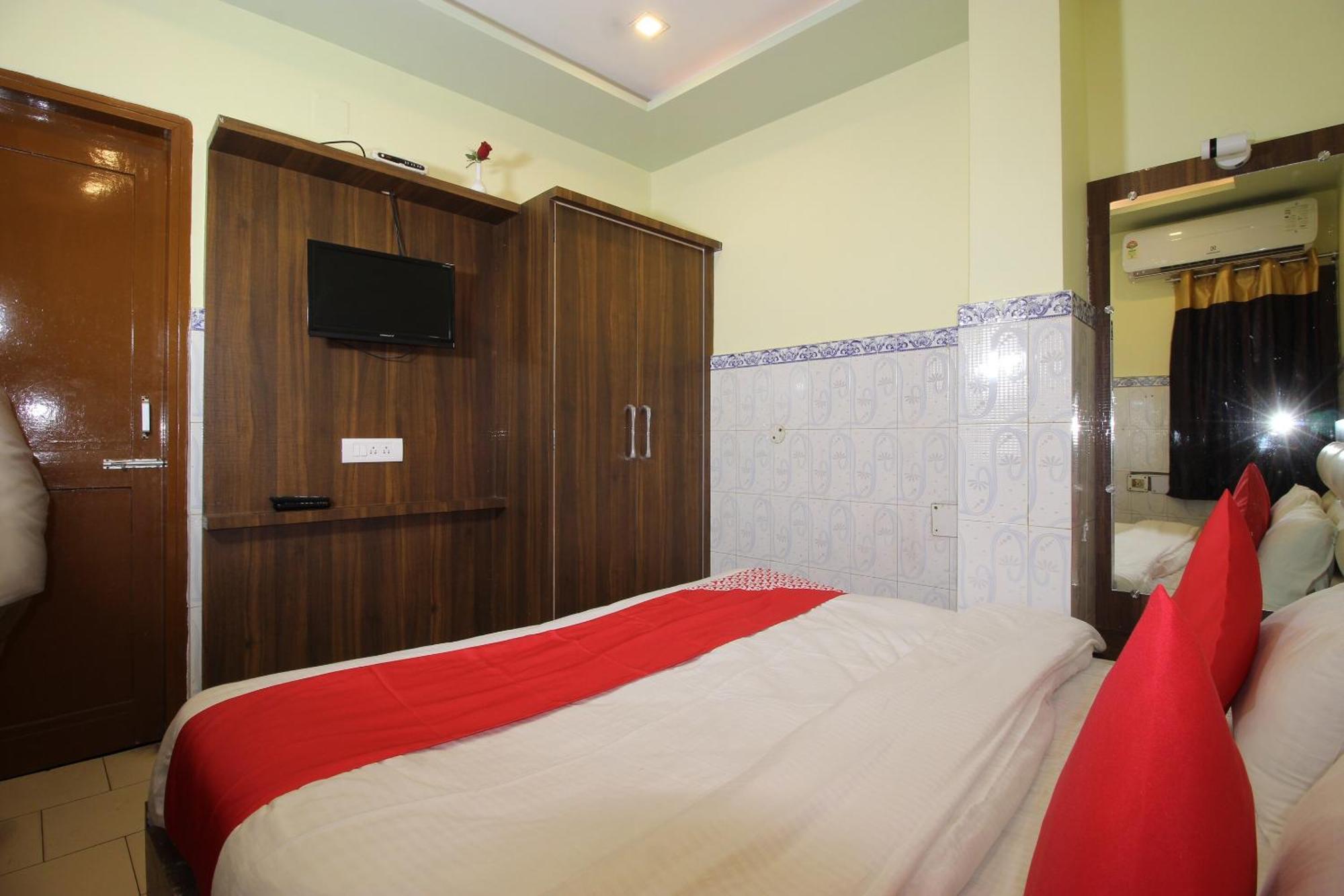 Hotel O Blue Diamond Varanasi Bagian luar foto