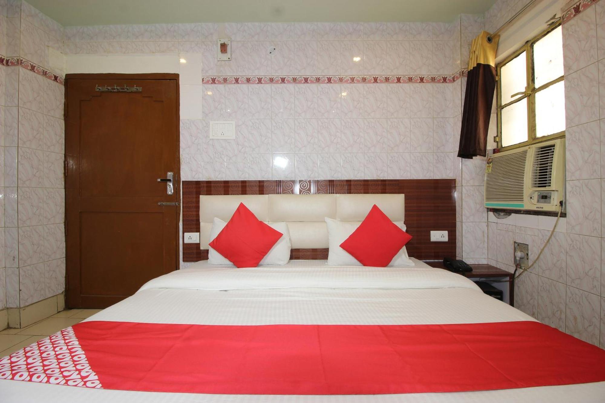 Hotel O Blue Diamond Varanasi Bagian luar foto